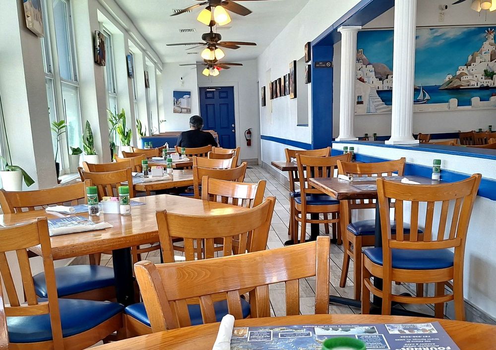 Mykonos: Authentic Greek Cuisine & Family Atmosphere in Tarpon Springs, FL